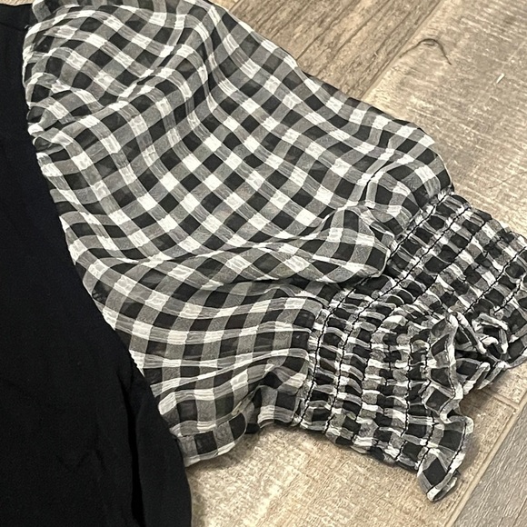 Laundry By Shelli Segal Black Blouse with Checkered Sleeves - Picture 4 of 6